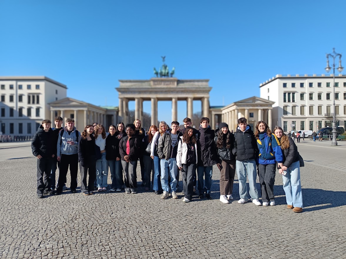 Brandenburger Tor ganze Gruppe2025